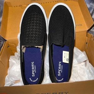 Sperry women’s seaside slip-on sneakers size 9